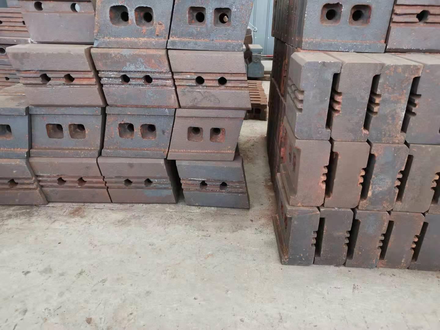 立軸式破碎機(jī)耐磨錘頭